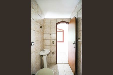 Banheiro Social de casa para alugar com 1 quarto, 30m² em Jardim Virginia Bianca, São Paulo