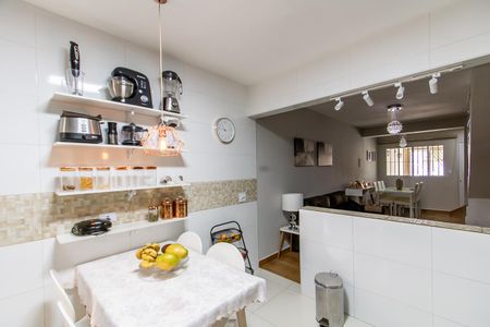 Casa à venda com 60m², 2 quartos e 1 vaga Casa à venda com 60m², 2 quartos e 1 vagaCozinha