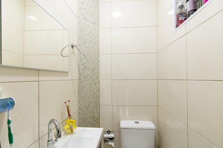 Casa à venda com 60m², 2 quartos e 1 vaga Casa à venda com 60m², 2 quartos e 1 vagaBanheiro de serviço