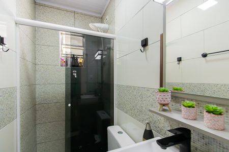 Casa à venda com 60m², 2 quartos e 1 vaga Casa à venda com 60m², 2 quartos e 1 vagaBanheiro