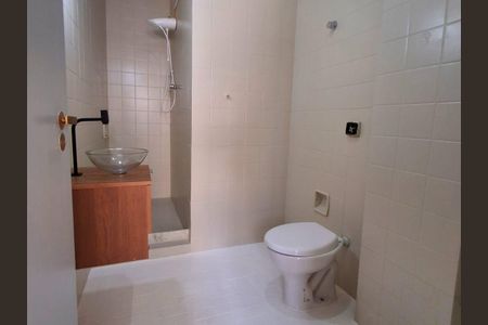 Banheiro Social de apartamento para alugar com 2 quartos, 55m² em Tijuca, Rio de Janeiro