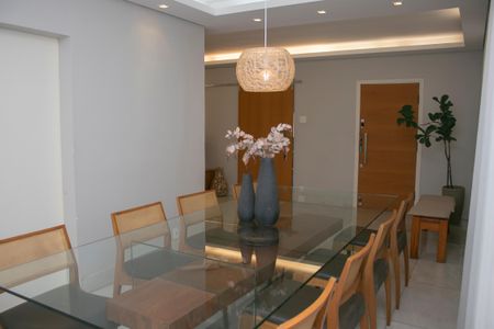 Casa à venda com 3 quartos, 170m² em Santa Efigênia, Belo Horizonte