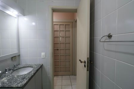 Apartamento para alugar com 100m², 3 quartos e 2 vagas Apartamento para alugar com 100m², 3 quartos e 2 vagasBanheiro Social