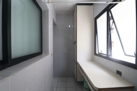 Apartamento para alugar com 100m², 3 quartos e 2 vagas Apartamento para alugar com 100m², 3 quartos e 2 vagasÁrea de Serviço