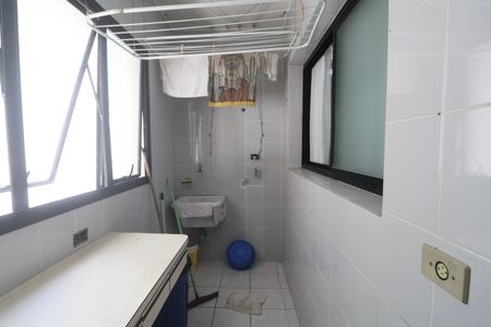Apartamento para alugar com 100m², 3 quartos e 2 vagas Apartamento para alugar com 100m², 3 quartos e 2 vagasÁrea de Serviço