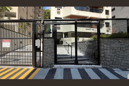 Apartamento para alugar com 100m², 3 quartos e 2 vagas Apartamento para alugar com 100m², 3 quartos e 2 vagasFachada