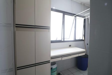 Apartamento para alugar com 100m², 3 quartos e 2 vagas Apartamento para alugar com 100m², 3 quartos e 2 vagasÁrea de Serviço