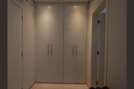Apartamento à venda com 138m², 3 quartos e 3 vagasCloset da suíte