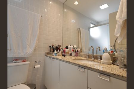 Apartamento à venda com 138m², 3 quartos e 3 vagasBanheiro da Suíte 1