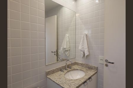 Apartamento à venda com 138m², 3 quartos e 3 vagasBanheiro da Suíte 2