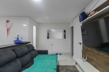 Sala de casa para alugar com 2 quartos, 80m² em Parque Santa Madalena, São Paulo
