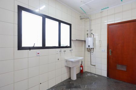 Apartamento para alugar com 232m², 4 quartos e 3 vagasÁrea de serviço