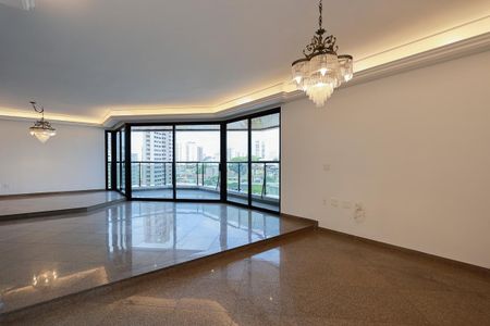 Apartamento para alugar com 232m², 4 quartos e 3 vagasSala
