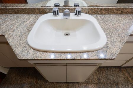 Apartamento para alugar com 232m², 4 quartos e 3 vagasBanheiro social