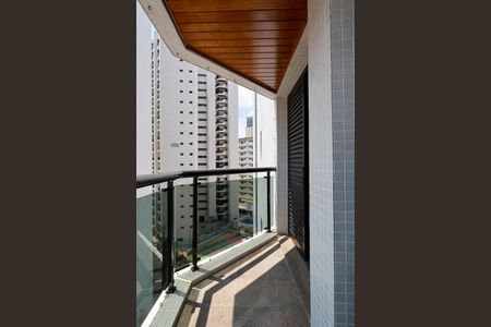 Apartamento para alugar com 232m², 4 quartos e 3 vagasSacada do quarto 1