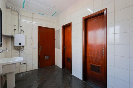 Apartamento para alugar com 232m², 4 quartos e 3 vagasÁrea de serviço