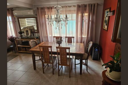 Sala de casa à venda com 4 quartos, 224m² em Partenon, Porto Alegre