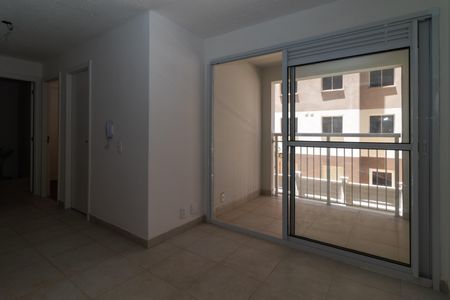 Sala de apartamento para alugar com 2 quartos, 33m² em Parque Industrial Tomas Edson, São Paulo