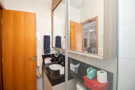 Casa à venda com 200m², 3 quartos e 3 vagas Casa à venda com 200m², 3 quartos e 3 vagasBanheiro da Suíte 1