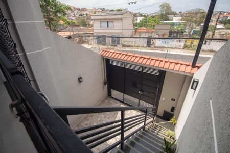 Casa à venda com 200m², 3 quartos e 3 vagas Casa à venda com 200m², 3 quartos e 3 vagasEscada