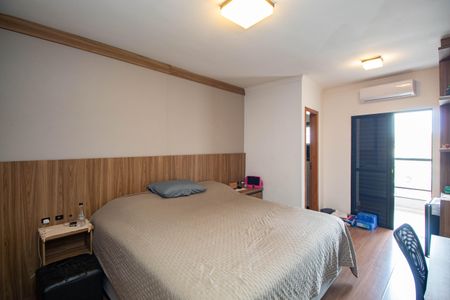 Casa à venda com 200m², 3 quartos e 3 vagas Casa à venda com 200m², 3 quartos e 3 vagasSuíte 1