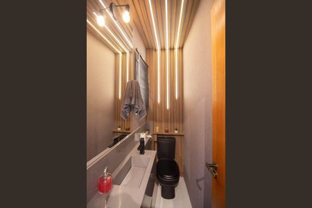 Casa à venda com 200m², 3 quartos e 3 vagas Casa à venda com 200m², 3 quartos e 3 vagasLavabo