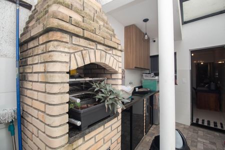 Casa à venda com 200m², 3 quartos e 3 vagas Casa à venda com 200m², 3 quartos e 3 vagasÁrea de Serviço