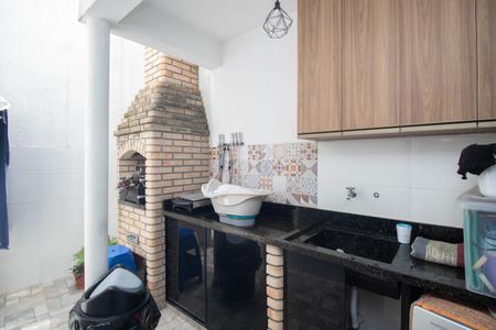 Casa à venda com 200m², 3 quartos e 3 vagas Casa à venda com 200m², 3 quartos e 3 vagasÁrea de Serviço