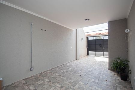 Casa à venda com 200m², 3 quartos e 3 vagas Casa à venda com 200m², 3 quartos e 3 vagasGaragem