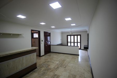Sala de casa para alugar com 4 quartos, 250m² em Vila Augusta, Sorocaba