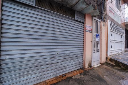 Casa à venda com 98m², 2 quartos e 2 vagas Casa à venda com 98m², 2 quartos e 2 vagasFachada