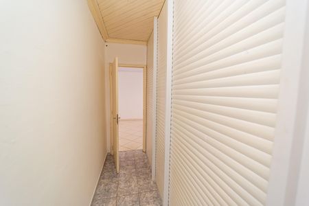 Casa à venda com 98m², 2 quartos e 2 vagas Casa à venda com 98m², 2 quartos e 2 vagasCorredor