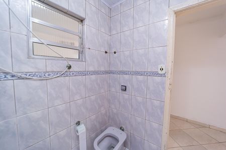 Casa à venda com 98m², 2 quartos e 2 vagas Casa à venda com 98m², 2 quartos e 2 vagasBanheiro