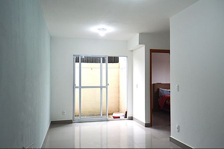 Sala de apartamento à venda com 2 quartos, 44m² em Costa E Silva, Porto Alegre