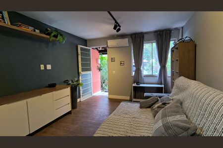 Sala de casa de condomínio à venda com 2 quartos, 65m² em Vargem Pequena, Rio de Janeiro