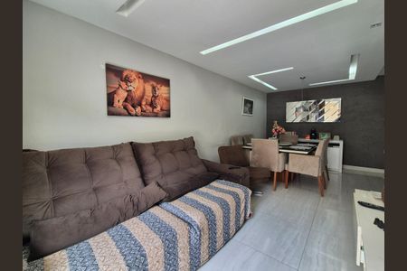 Sala de casa de condomínio para alugar com 3 quartos, 150m² em Vargem Pequena, Rio de Janeiro