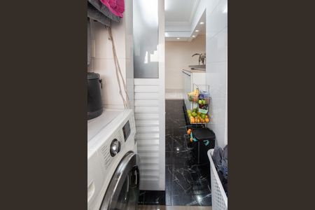 Apartamento à venda com 77m², 3 quartos e 2 vagas Apartamento à venda com 77m², 3 quartos e 2 vagasÁrea de Serviço