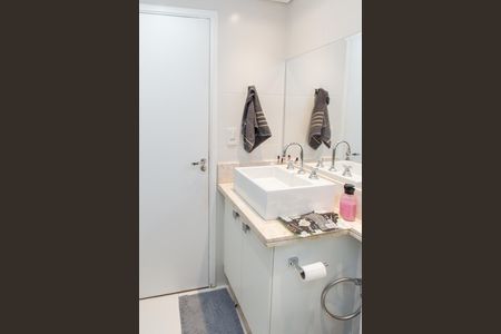 Apartamento à venda com 77m², 3 quartos e 2 vagas Apartamento à venda com 77m², 3 quartos e 2 vagasBanheiro