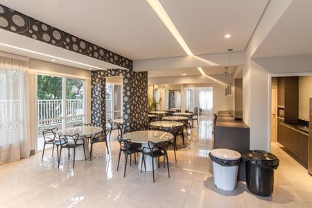 Apartamento à venda com 77m², 3 quartos e 2 vagas Apartamento à venda com 77m², 3 quartos e 2 vagasÁrea comum - Salão de festas