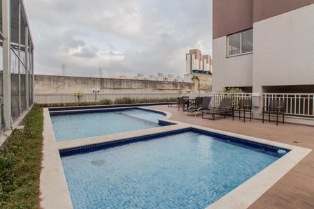 Apartamento à venda com 77m², 3 quartos e 2 vagas Apartamento à venda com 77m², 3 quartos e 2 vagasÁrea comum - Piscina