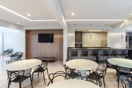 Apartamento à venda com 77m², 3 quartos e 2 vagas Apartamento à venda com 77m², 3 quartos e 2 vagasÁrea comum - Salão de festas