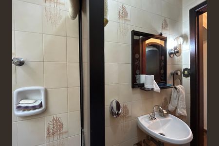 Casa para alugar com 178m², 3 quartos e 2 vagas Casa para alugar com 178m², 3 quartos e 2 vagasBanheiro 1