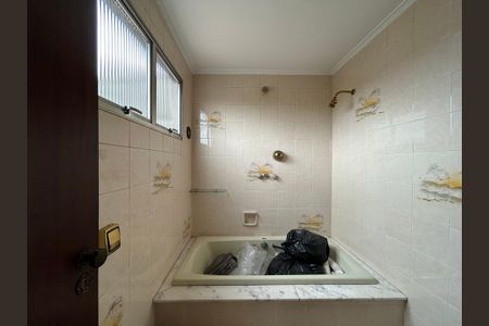 Casa para alugar com 178m², 3 quartos e 2 vagas Casa para alugar com 178m², 3 quartos e 2 vagasBanheiro Suíte