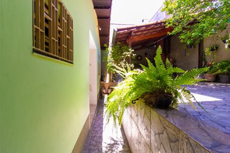 Casa à venda com 255m², 3 quartos e 2 vagasQuintal