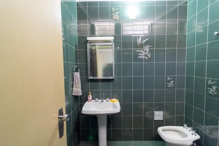 Casa à venda com 255m², 3 quartos e 2 vagasBanheiro Social 2