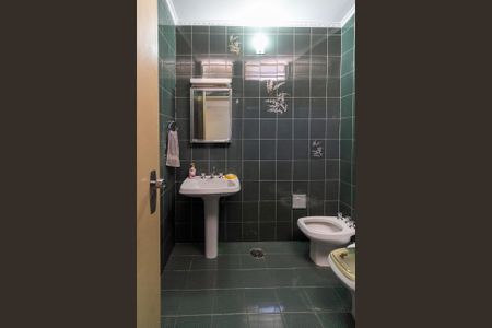 Casa à venda com 255m², 3 quartos e 2 vagasBanheiro Social 2