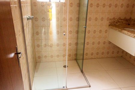 Casa para alugar com 570m², 3 quartos e 10 vagas Casa para alugar com 570m², 3 quartos e 10 vagasBanheiro da Suíte