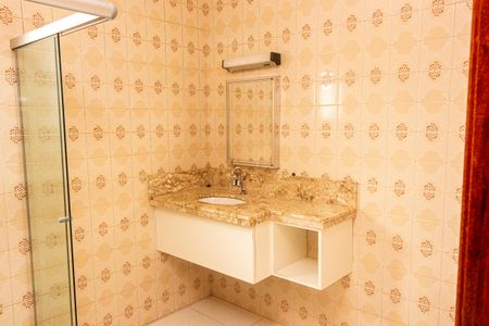 Casa para alugar com 570m², 3 quartos e 10 vagas Casa para alugar com 570m², 3 quartos e 10 vagasBanheiro da Suíte