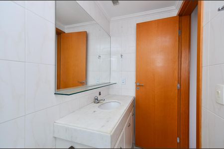 Apartamento à venda com 77m², 3 quartos e 2 vagasBanheiro Suite