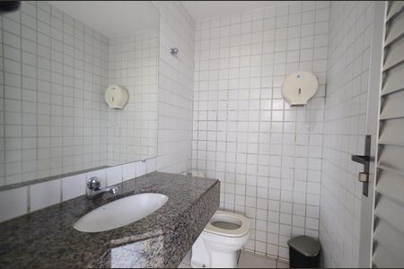 Apartamento à venda com 77m², 3 quartos e 2 vagasÁrea comum - Banheiro